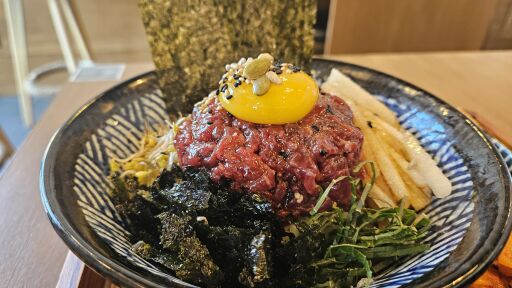 얼룩말식당 소고기 육회 비빔밥