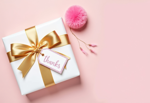 리본과 함께 있는 선물 상자